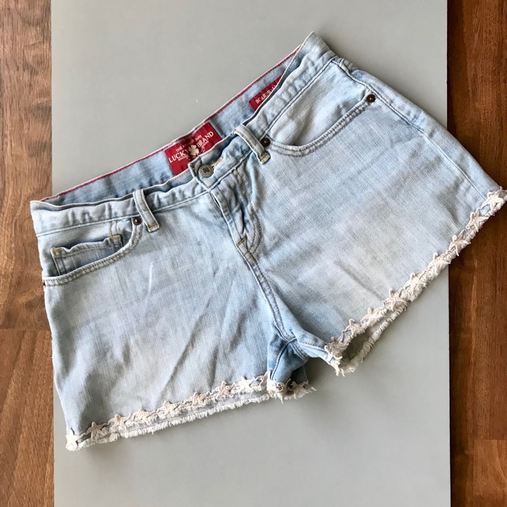 Lucky Brand Light Wash Boardwalk Jean Shorts Size 0/25 Crochet Hemline Summer